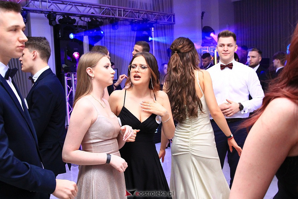 Studniówka w ZSZ Nr 3 [14.01.2023 - zdjęcie #18 - eOstroleka.pl