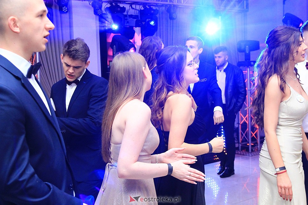 Studniówka w ZSZ Nr 3 [14.01.2023 - zdjęcie #17 - eOstroleka.pl