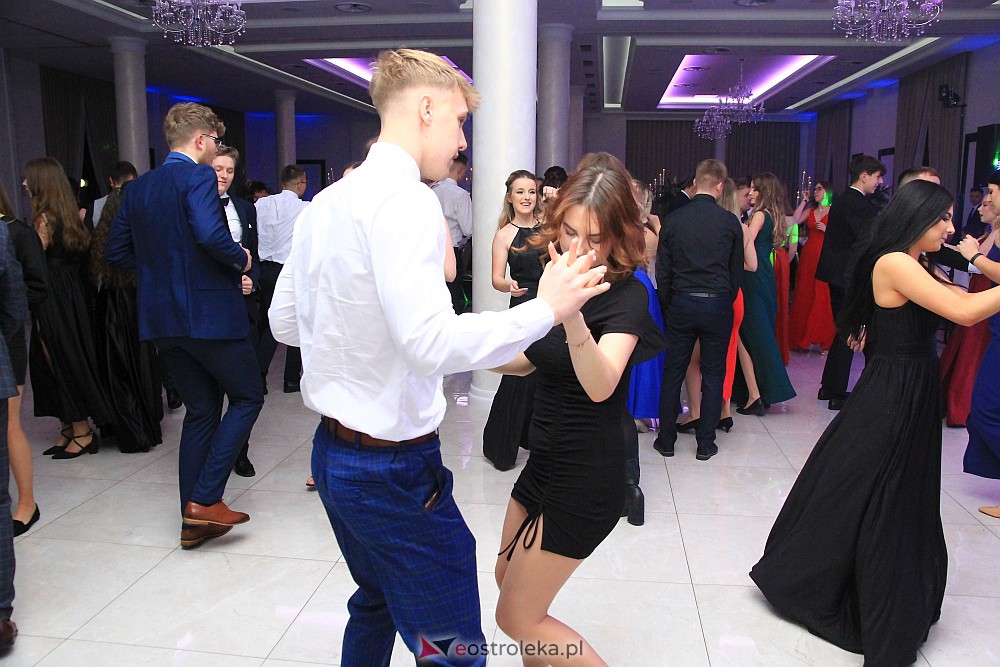 Studniówka w ZSZ Nr 3 [14.01.2023 - zdjęcie #9 - eOstroleka.pl