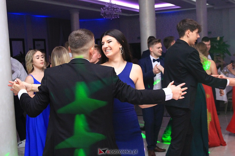 Studniówka w ZSZ Nr 3 [14.01.2023 - zdjęcie #7 - eOstroleka.pl