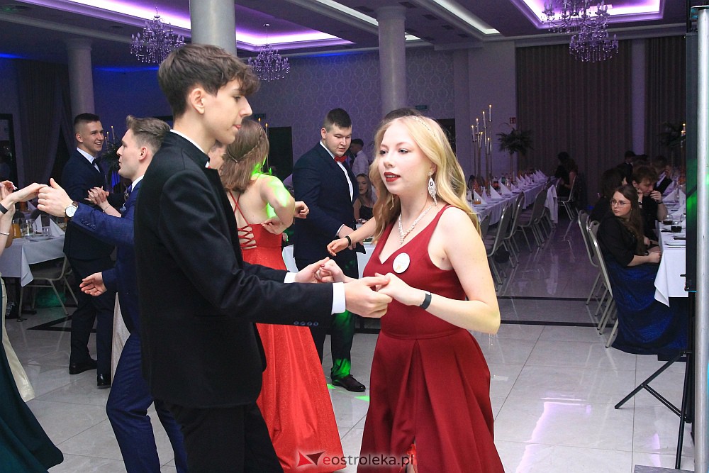 Studniówka w ZSZ Nr 3 [14.01.2023 - zdjęcie #4 - eOstroleka.pl