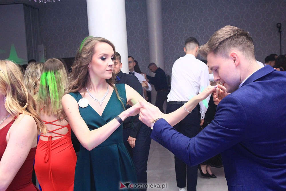 Studniówka w ZSZ Nr 3 [14.01.2023 - zdjęcie #1 - eOstroleka.pl