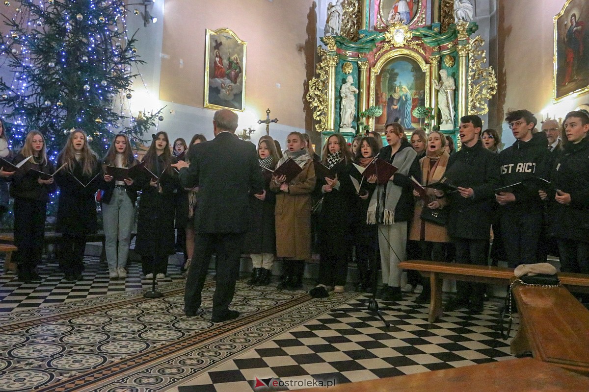 Koncert kolęd chóru Cantilena [15.01.2023] - zdjęcie #6 - eOstroleka.pl