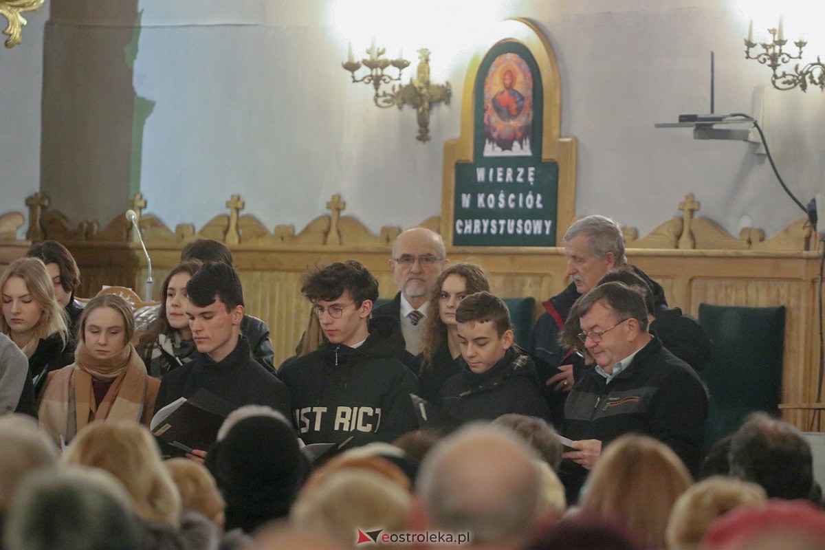 Koncert kolęd chóru Cantilena [15.01.2023] - zdjęcie #17 - eOstroleka.pl