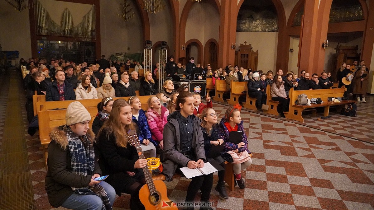 Koncert kolęd w kościele Zbawiciela Świata w Ostrołęce [15.01.2023] - zdjęcie #7 - eOstroleka.pl