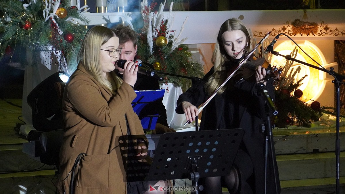 Koncert kolęd w kościele Zbawiciela Świata w Ostrołęce [15.01.2023] - zdjęcie #26 - eOstroleka.pl