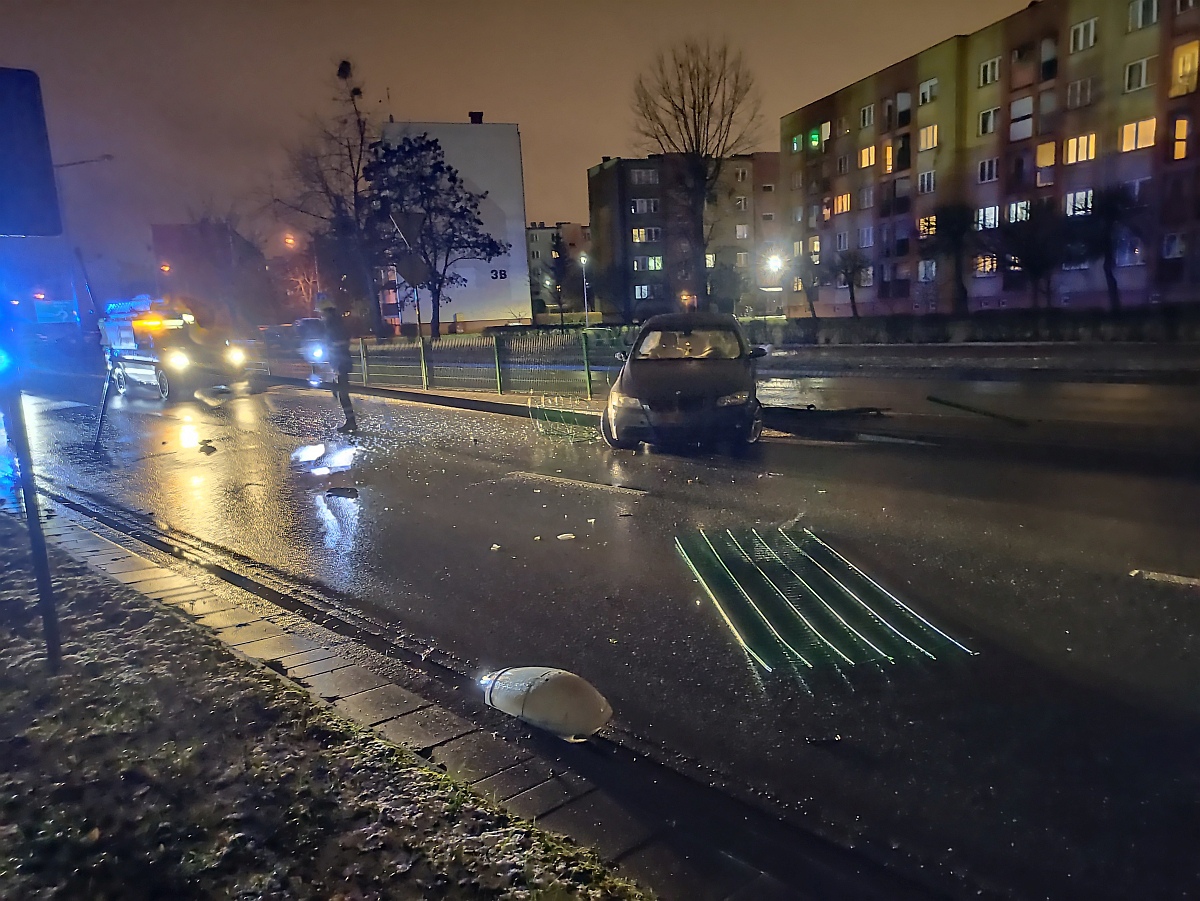 Wypadek na ul. Witosa [18.01.2023] - zdjęcie #10 - eOstroleka.pl