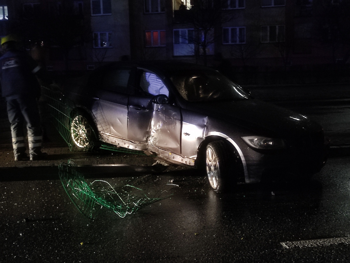 Wypadek na ul. Witosa [18.01.2023] - zdjęcie #11 - eOstroleka.pl