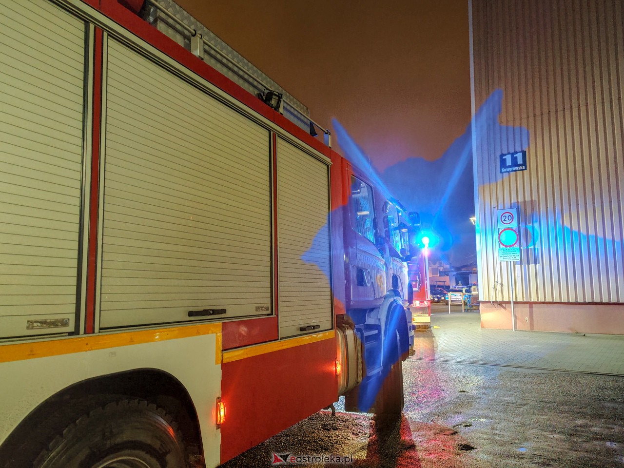 Akcja Straży Pożarnej przy Goworowskiej 11 [20.01.2023] - zdjęcie #6 - eOstroleka.pl