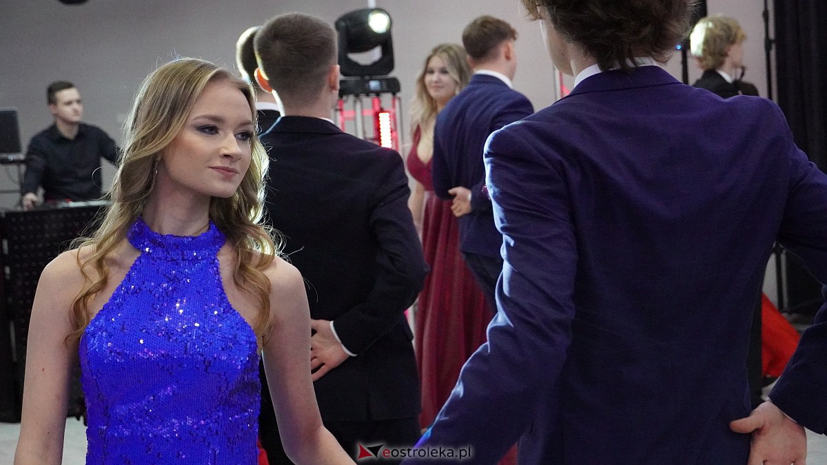 Studniówka 2023. II LO w Ostrołęce [21.01.2023] - zdjęcie #237 - eOstroleka.pl