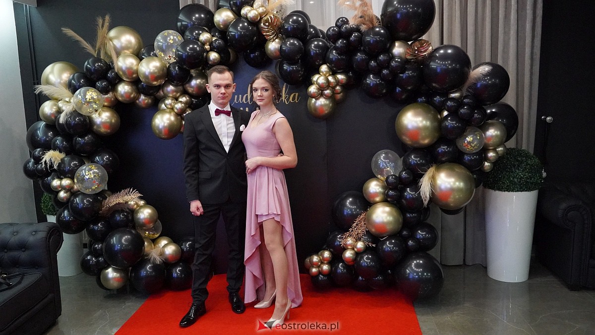 Studniówka 2023. II LO w Ostrołęce [21.01.2023] - zdjęcie #204 - eOstroleka.pl