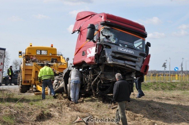 Wypadek Ponikiew Mała (16.04.2011) - zdjęcie #19 - eOstroleka.pl