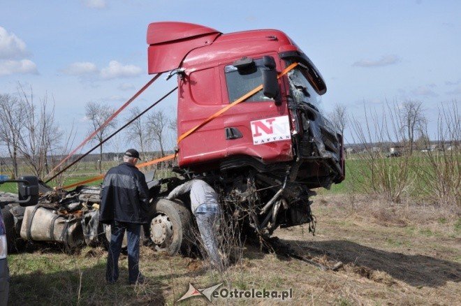 Wypadek Ponikiew Mała (16.04.2011) - zdjęcie #39 - eOstroleka.pl