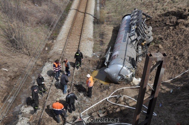 Wypadek Ponikiew Mała (16.04.2011) - zdjęcie #21 - eOstroleka.pl
