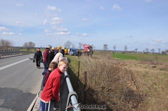 Wypadek Ponikiew Mała (16.04.2011) - zdjęcie #50 - eOstroleka.pl