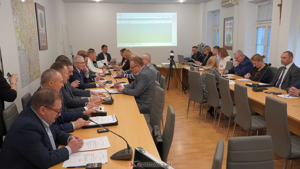 LVII sesji Rady Powiatu w Ostrołęce [26.01.2023] - zdjęcie #9 - eOstroleka.pl
