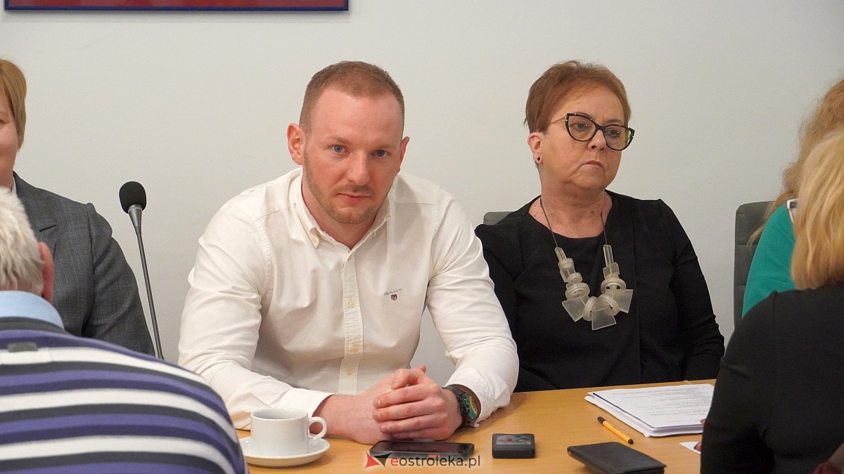 LVII sesji Rady Powiatu w Ostrołęce [26.01.2023] - zdjęcie #3 - eOstroleka.pl