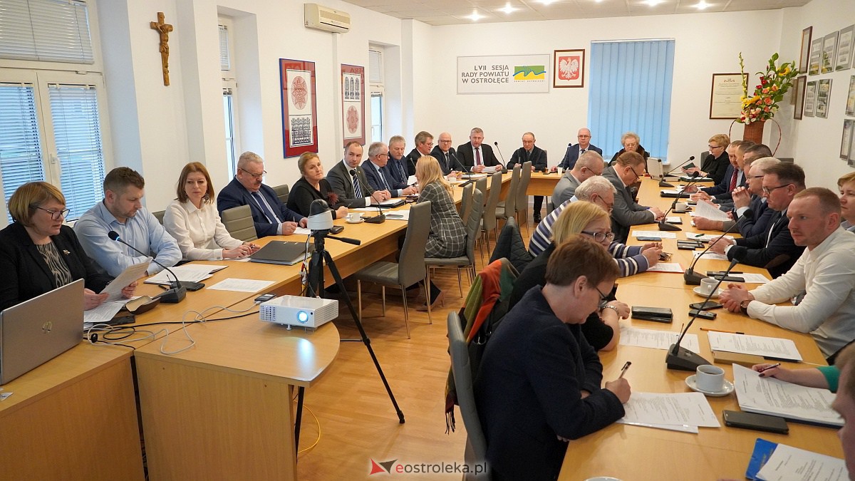LVII sesji Rady Powiatu w Ostrołęce [26.01.2023] - zdjęcie #1 - eOstroleka.pl
