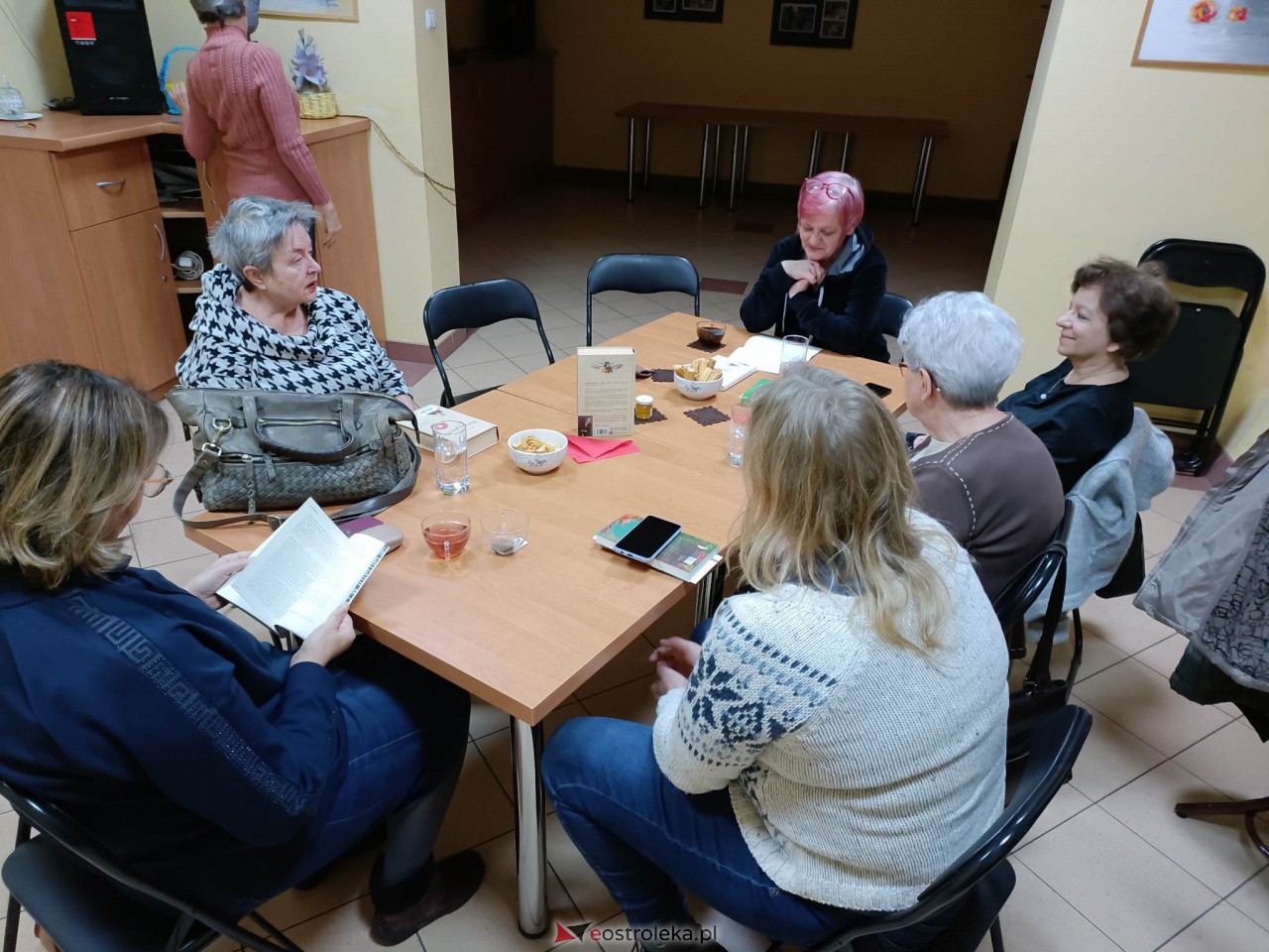 Styczniowe spotkanie Dyskusyjnego Klubu Książki [27.01.2023] - zdjęcie #2 - eOstroleka.pl