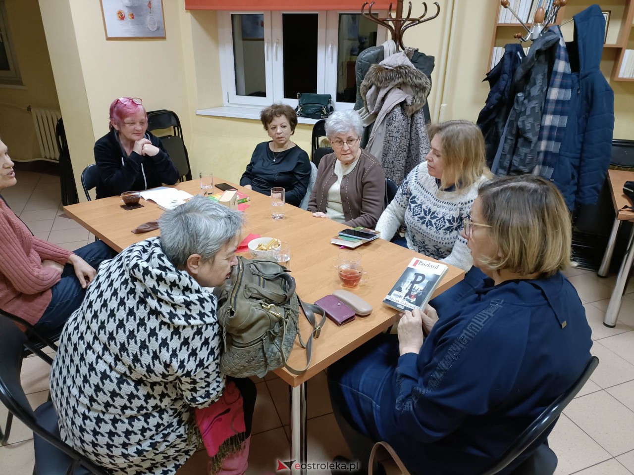 Styczniowe spotkanie Dyskusyjnego Klubu Książki [27.01.2023] - zdjęcie #3 - eOstroleka.pl