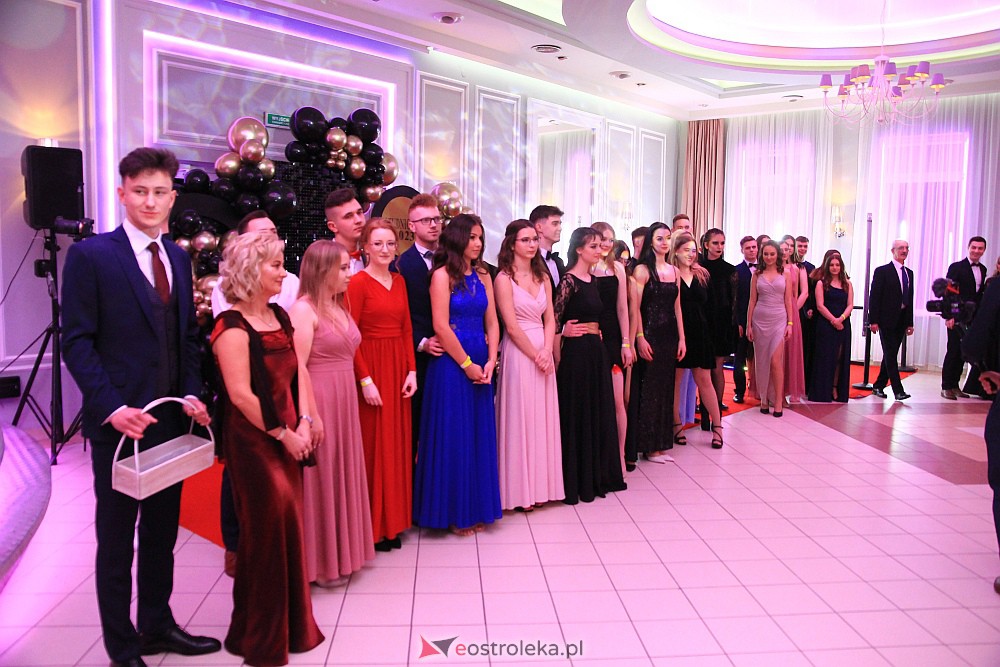 Studniówka 2023 w ZSZ nr 4 [28.01.2023] - zdjęcie #276 - eOstroleka.pl