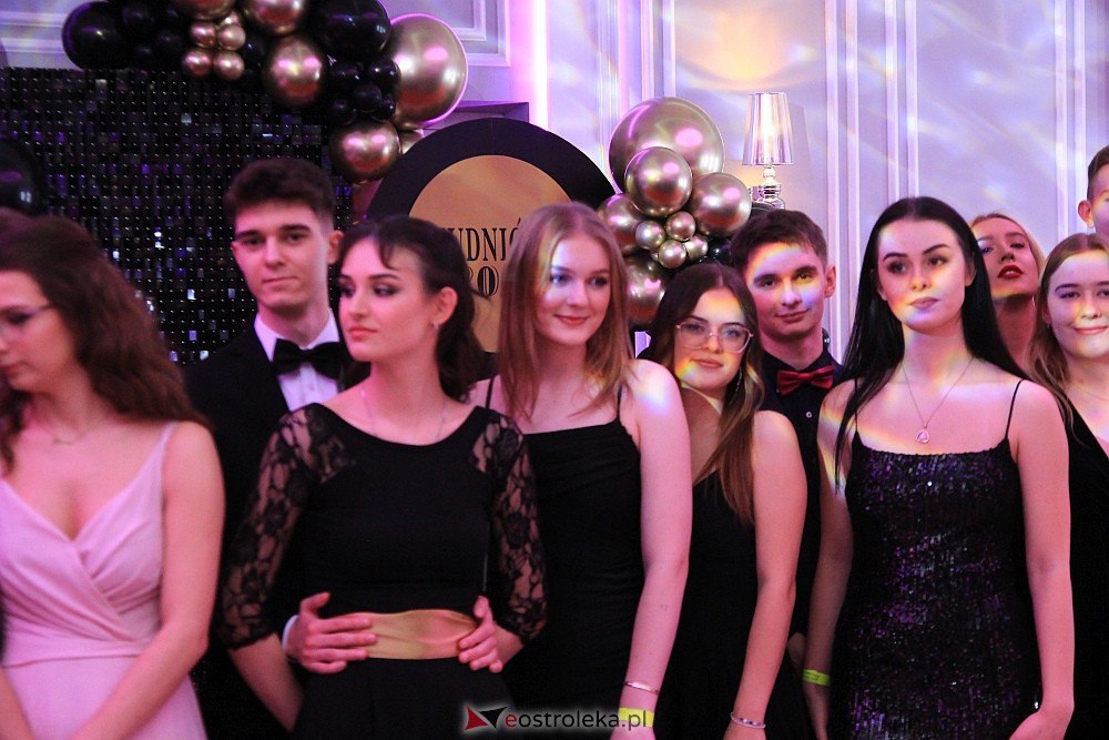 Studniówka 2023 w ZSZ nr 4 [28.01.2023] - zdjęcie #270 - eOstroleka.pl