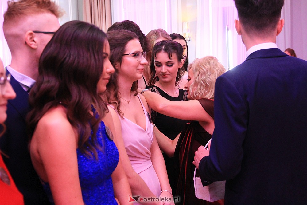 Studniówka 2023 w ZSZ nr 4 [28.01.2023] - zdjęcie #266 - eOstroleka.pl