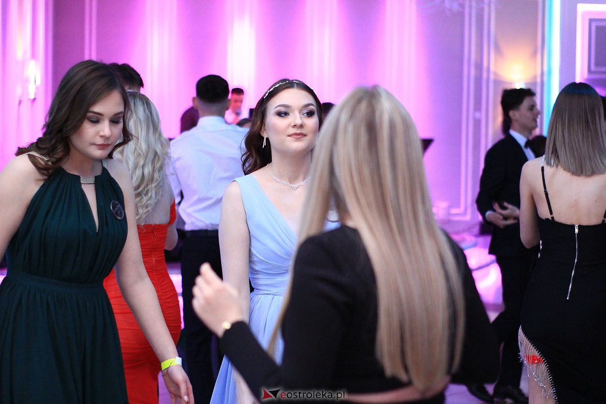 Studniówka 2023 w ZSZ nr 4 [28.01.2023] - zdjęcie #79 - eOstroleka.pl