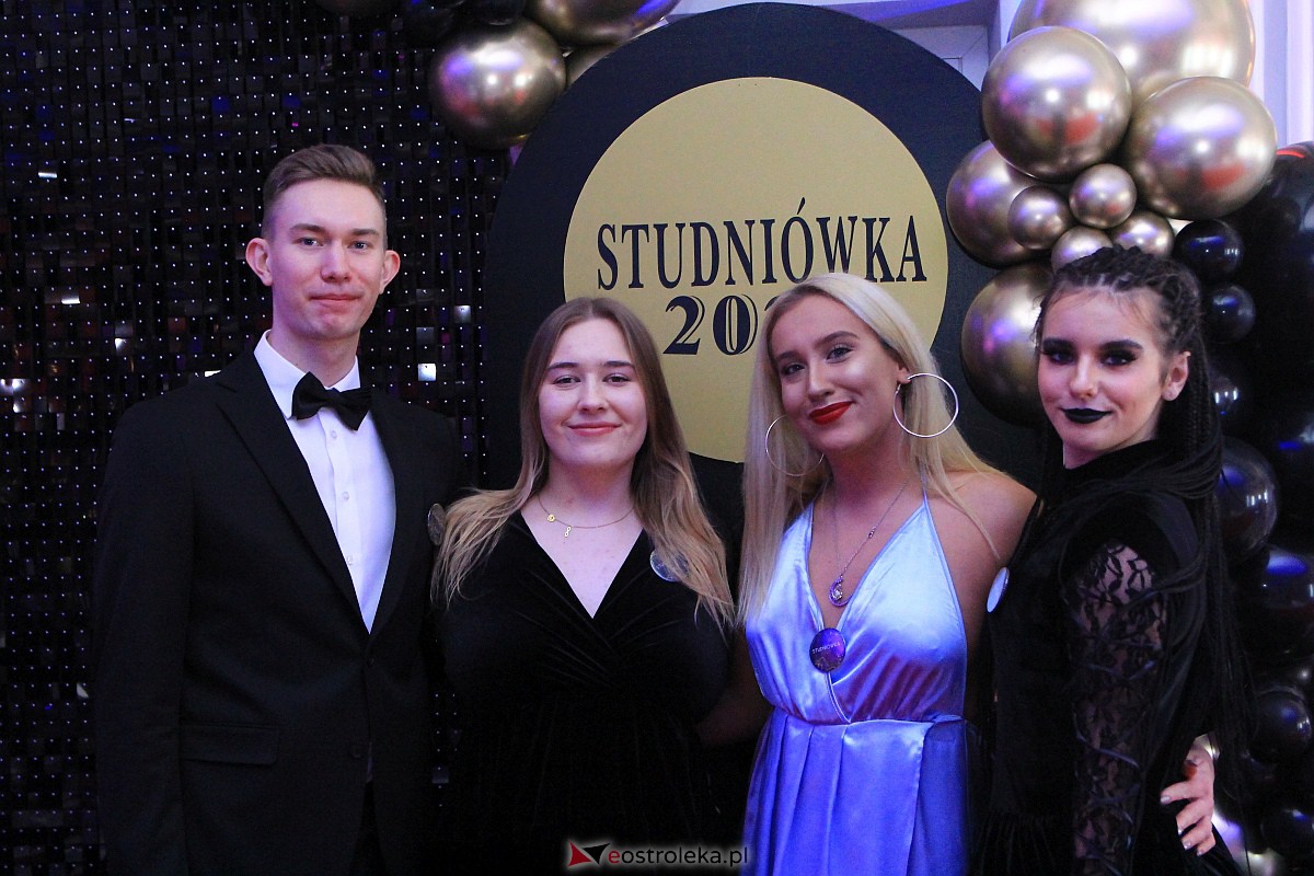 Studniówka 2023 w ZSZ nr 4 [28.01.2023] - zdjęcie #3 - eOstroleka.pl
