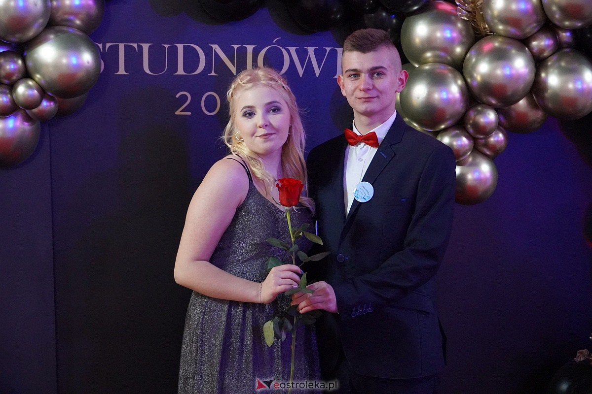 Studniówka w ZSP w Kadzidle [28.01.2023] - zdjęcie #10 - eOstroleka.pl