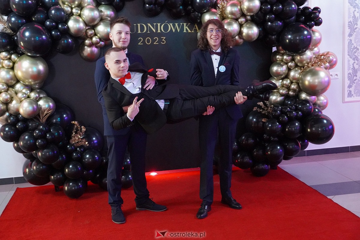 Studniówka w ZSP w Kadzidle [28.01.2023] - zdjęcie #3 - eOstroleka.pl