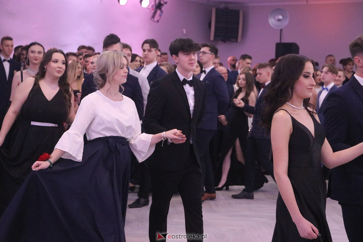 Studniówka 2023 - I LO w Ostrołęce [28.01.2023] - zdjęcie #118 - eOstroleka.pl