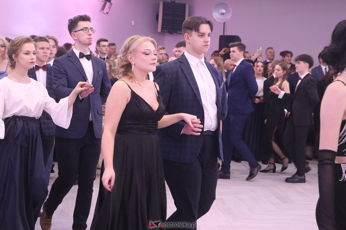 Studniówka 2023 - I LO w Ostrołęce [28.01.2023] - zdjęcie #109 - eOstroleka.pl