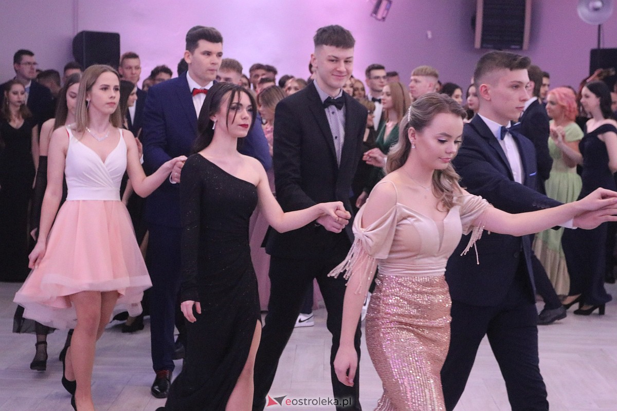 Studniówka 2023 - I LO w Ostrołęce [28.01.2023] - zdjęcie #93 - eOstroleka.pl