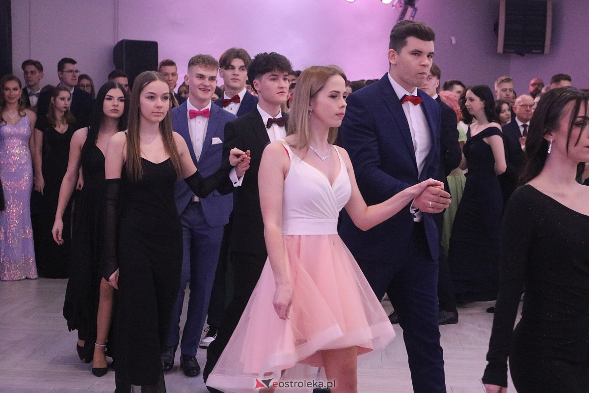 Studniówka 2023 - I LO w Ostrołęce [28.01.2023] - zdjęcie #88 - eOstroleka.pl