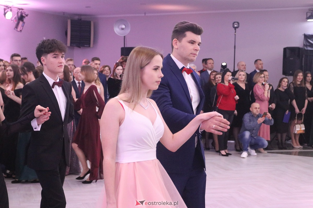 Studniówka 2023 - I LO w Ostrołęce [28.01.2023] - zdjęcie #86 - eOstroleka.pl