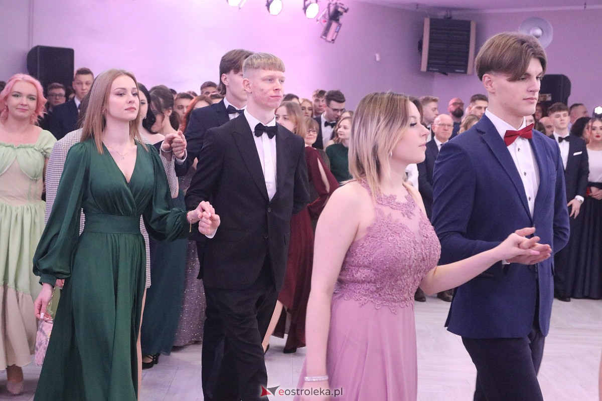 Studniówka 2023 - I LO w Ostrołęce [28.01.2023] - zdjęcie #82 - eOstroleka.pl