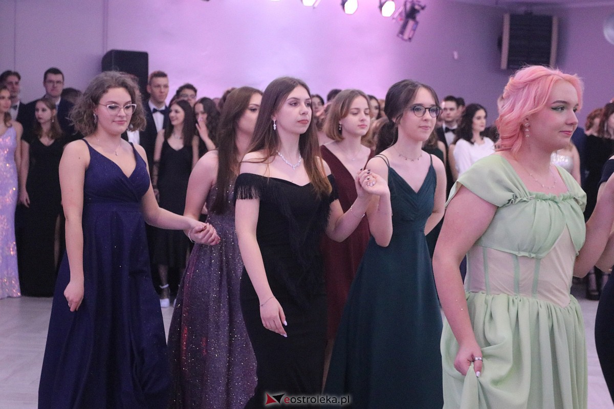 Studniówka 2023 - I LO w Ostrołęce [28.01.2023] - zdjęcie #73 - eOstroleka.pl