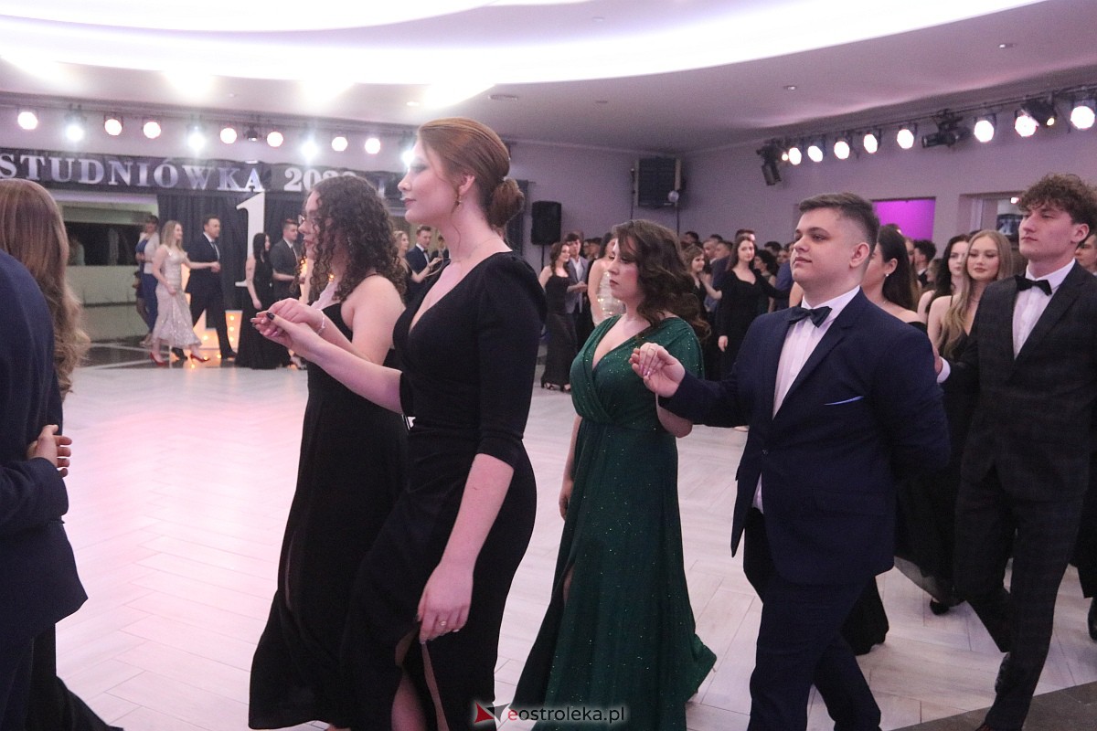 Studniówka 2023 - I LO w Ostrołęce [28.01.2023] - zdjęcie #172 - eOstroleka.pl