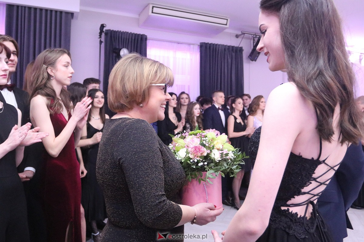 Studniówka 2023 - I LO w Ostrołęce [28.01.2023] - zdjęcie #83 - eOstroleka.pl