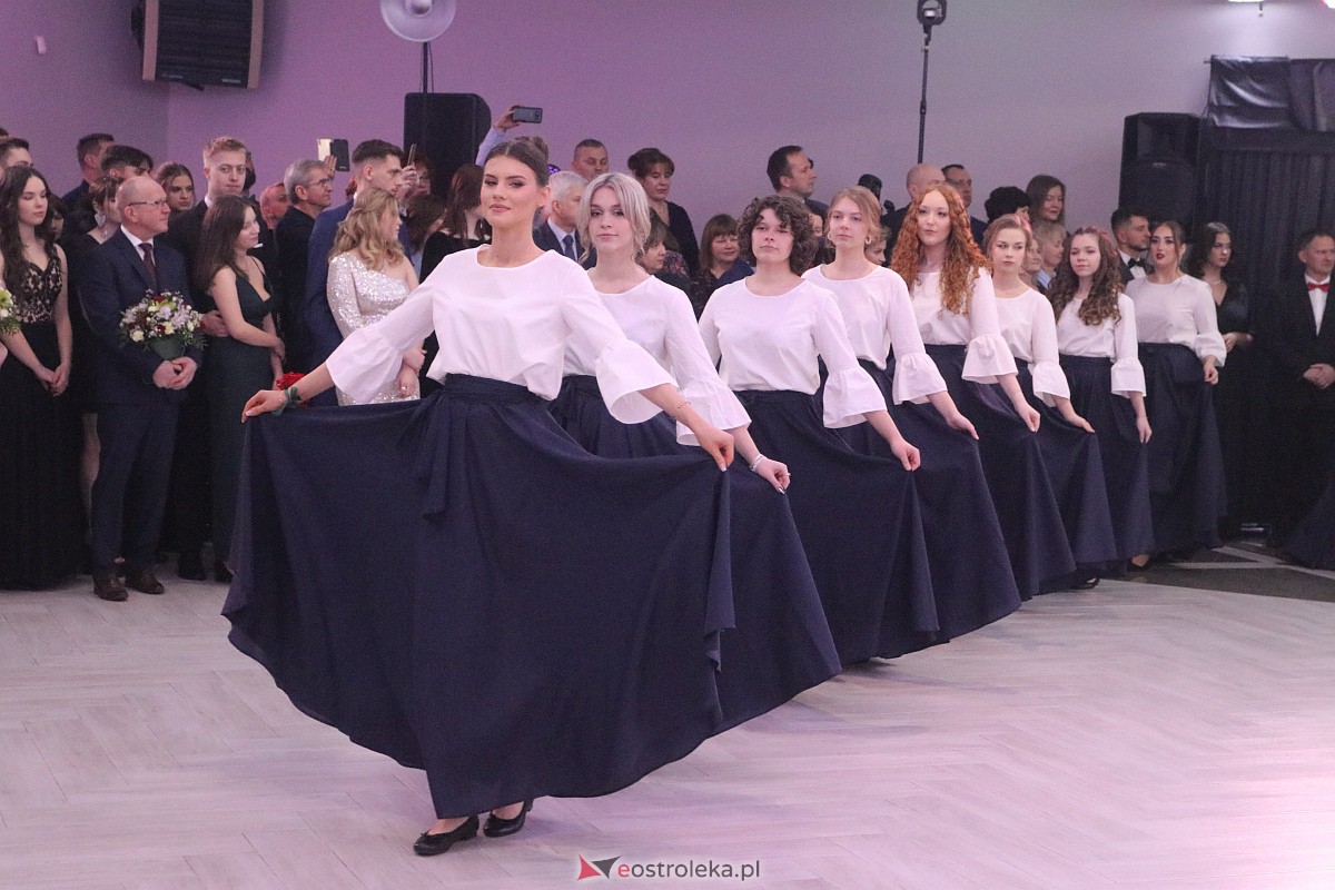 Studniówka 2023 - I LO w Ostrołęce [28.01.2023] - zdjęcie #74 - eOstroleka.pl