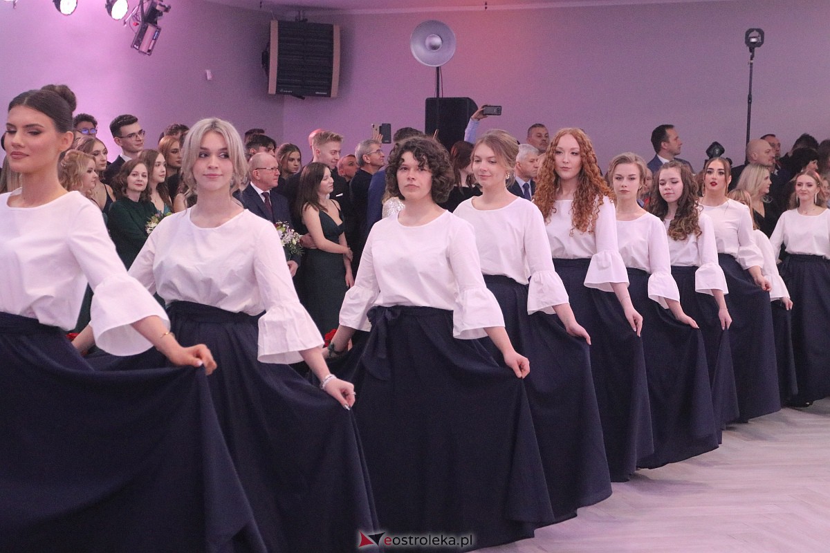 Studniówka 2023 - I LO w Ostrołęce [28.01.2023] - zdjęcie #70 - eOstroleka.pl