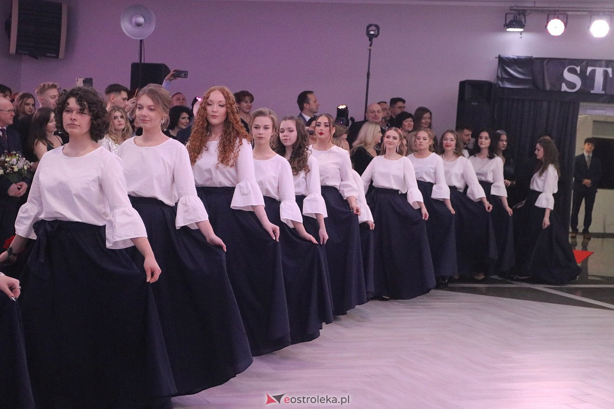 Studniówka 2023 - I LO w Ostrołęce [28.01.2023] - zdjęcie #68 - eOstroleka.pl