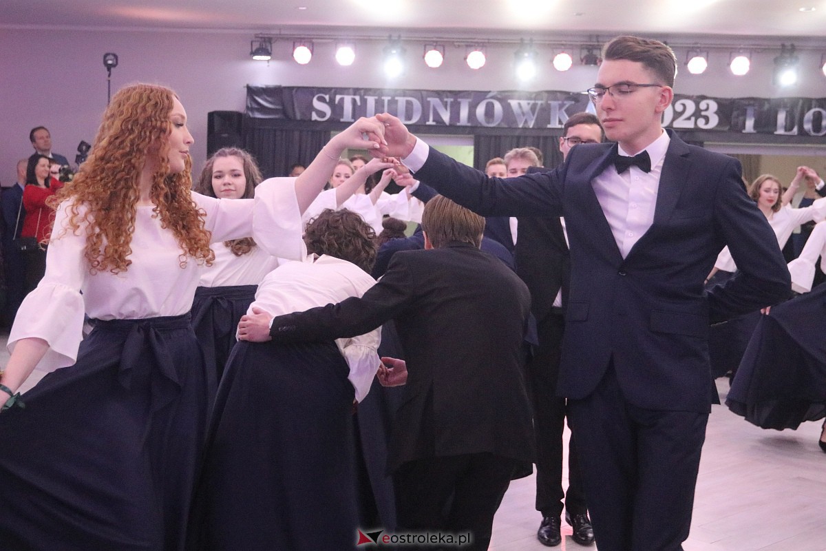 Studniówka 2023 - I LO w Ostrołęce [28.01.2023] - zdjęcie #56 - eOstroleka.pl