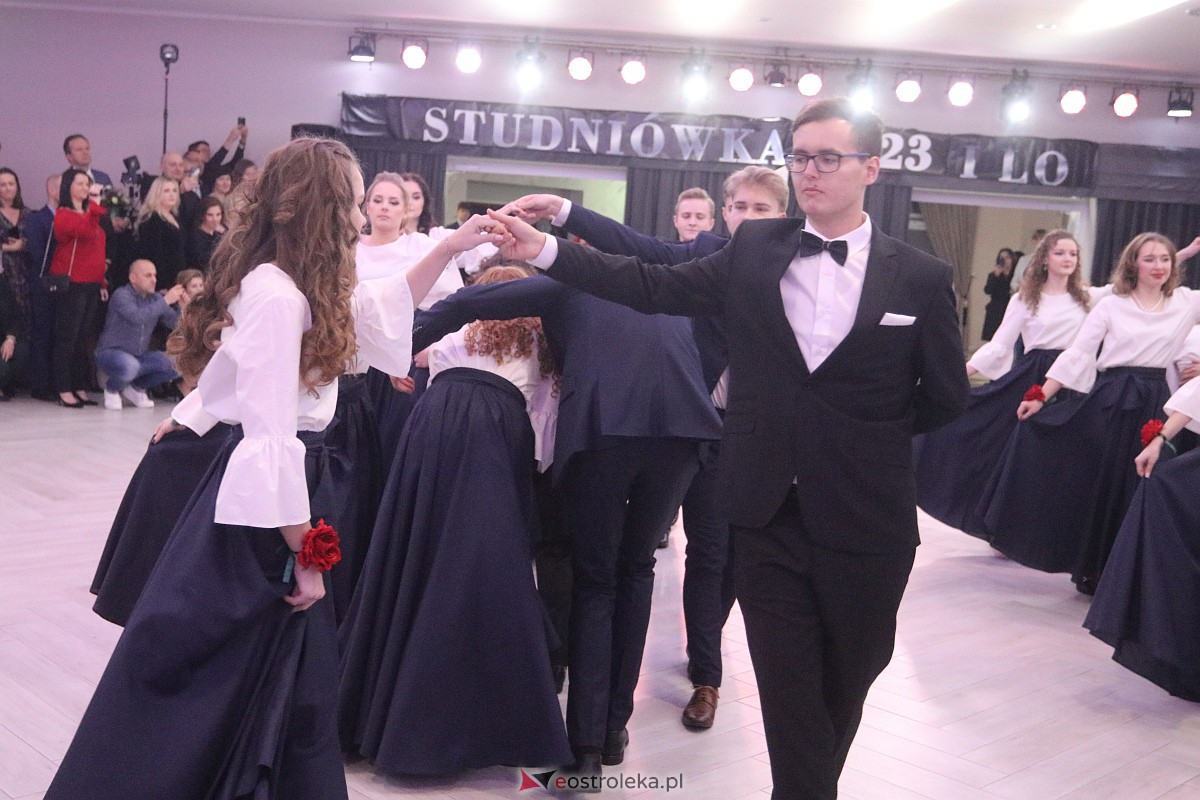 Studniówka 2023 - I LO w Ostrołęce [28.01.2023] - zdjęcie #55 - eOstroleka.pl