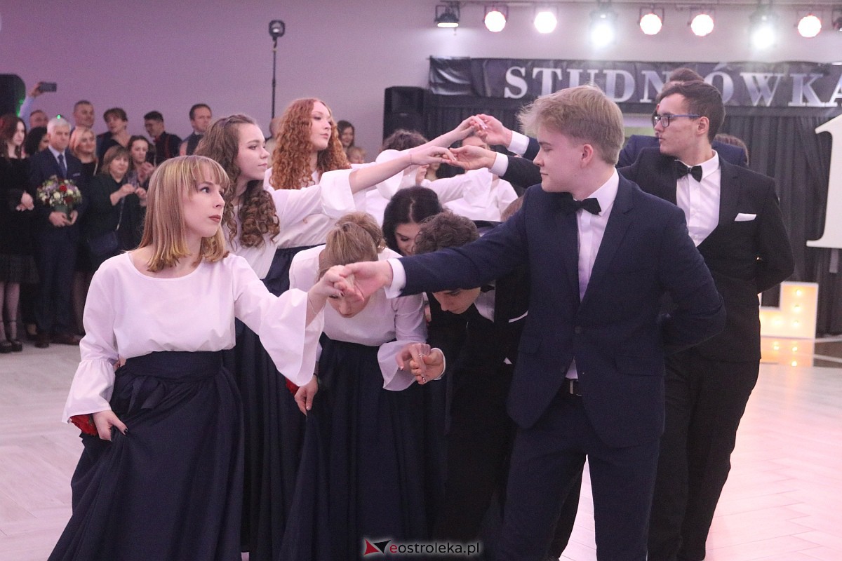 Studniówka 2023 - I LO w Ostrołęce [28.01.2023] - zdjęcie #50 - eOstroleka.pl