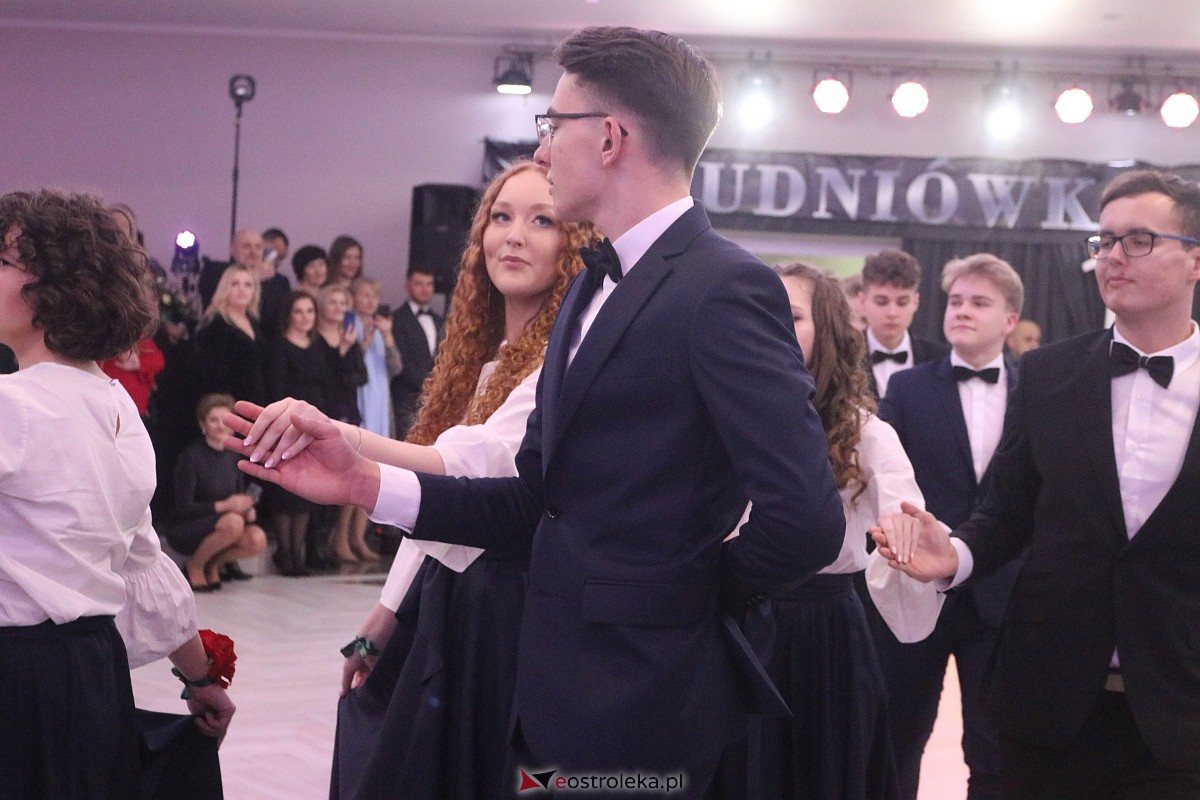 Studniówka 2023 - I LO w Ostrołęce [28.01.2023] - zdjęcie #46 - eOstroleka.pl
