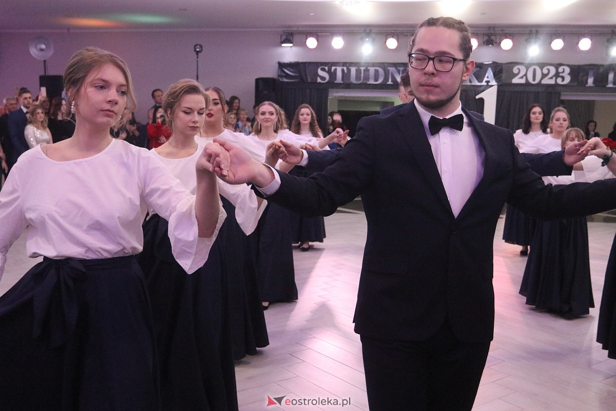 Studniówka 2023 - I LO w Ostrołęce [28.01.2023] - zdjęcie #38 - eOstroleka.pl