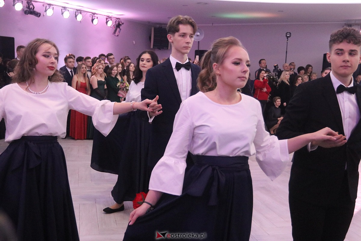 Studniówka 2023 - I LO w Ostrołęce [28.01.2023] - zdjęcie #29 - eOstroleka.pl