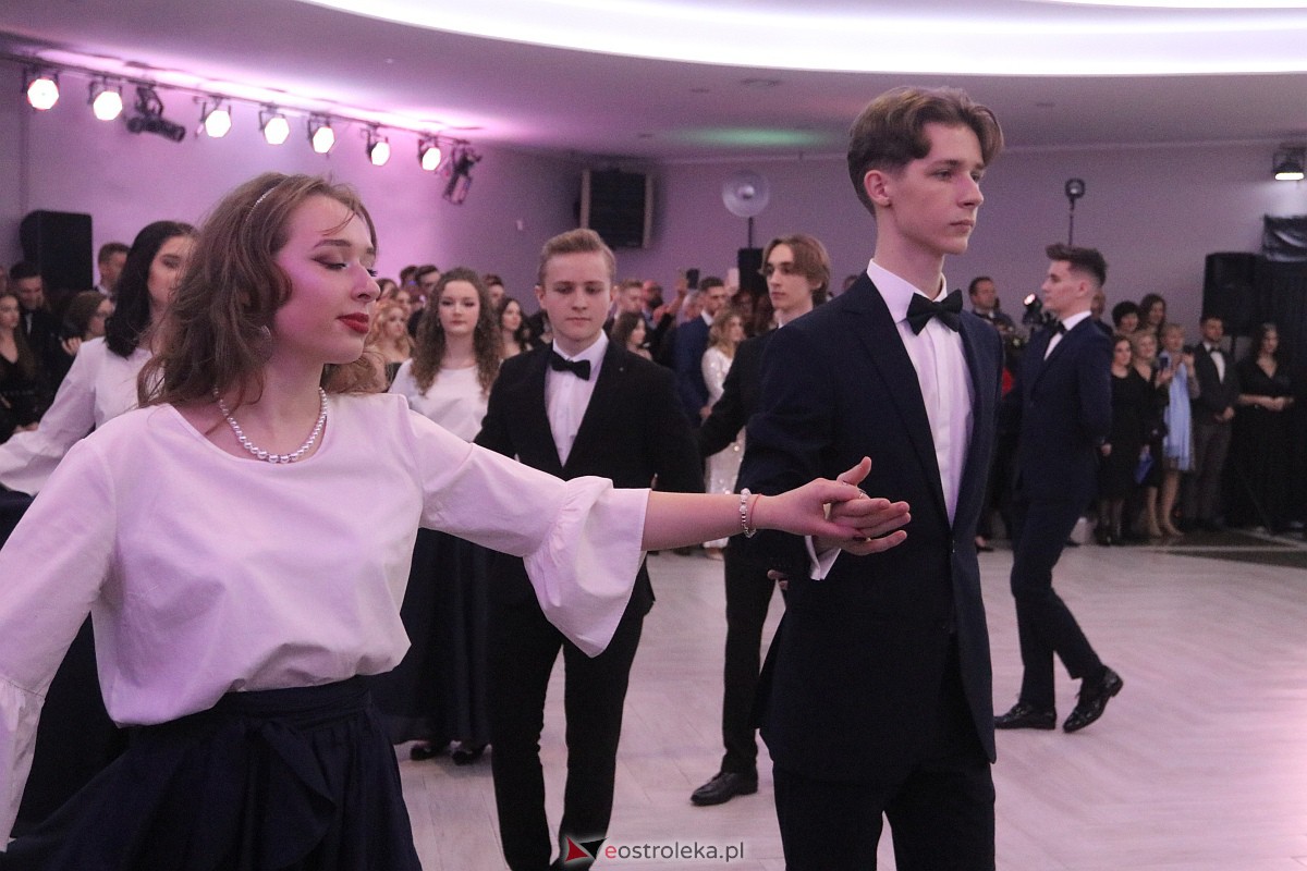 Studniówka 2023 - I LO w Ostrołęce [28.01.2023] - zdjęcie #27 - eOstroleka.pl